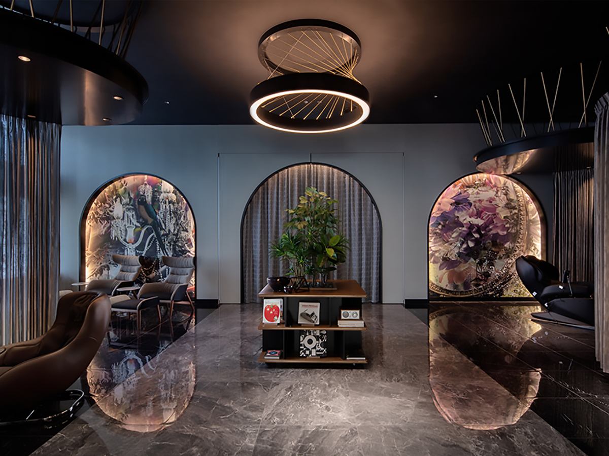 レクサス昭和店（グラフィックプリント／ラウンジスペース）